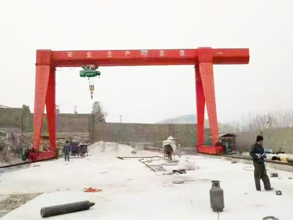 MH型電動(dòng)葫蘆門(mén)式起重機(jī)